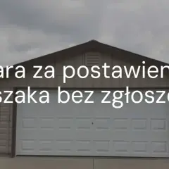 Kara za postawienie blaszaka bez zgłoszenia. Podjazd przed garażem z białymi drzwiami, obok domy i zielony trawnik.