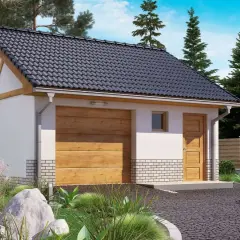 Nowoczesny budynek gospodarczy projekt z drewnianą bramą garażową i drzwiami, otoczony zielenią i drzewami.