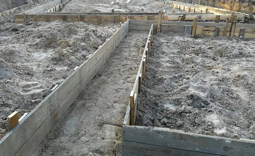 Wykopy pod fundamenty - Jak zbudować trwały i bezpieczny dom?