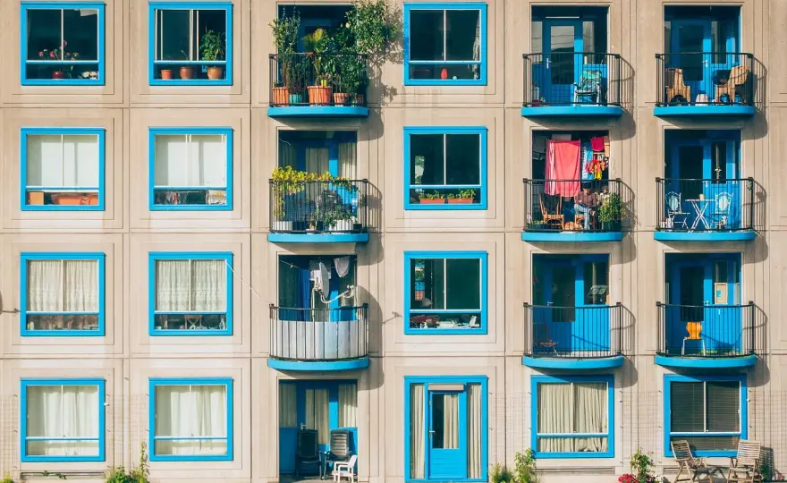Loggia a balkon - różnice, które musisz znać przed budową!