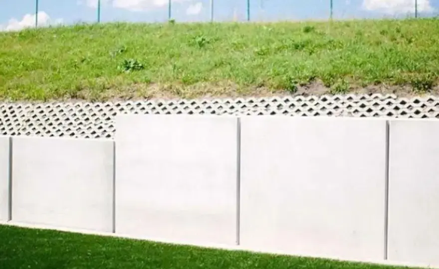 Kara za mur oporowy - Jak uniknąć problemów i ile kosztuje legalizacja?